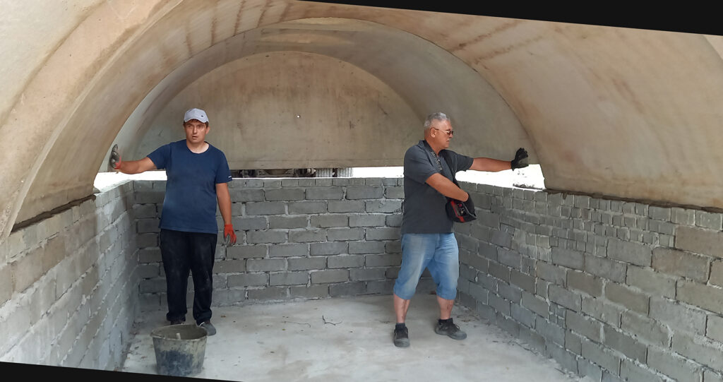 Budowa piwniczki mur beton przez fachowców