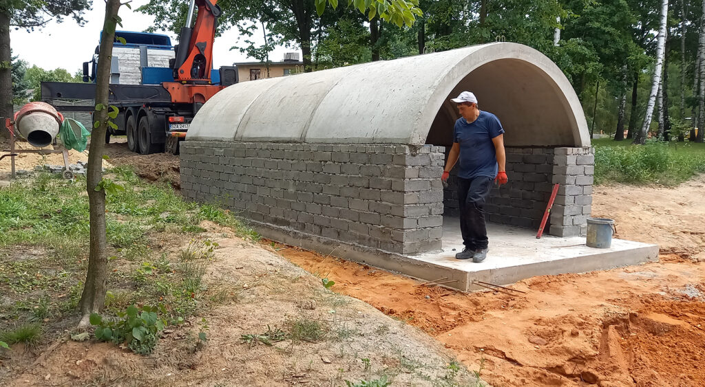 budowa piwniczki ogrodowej mur beton